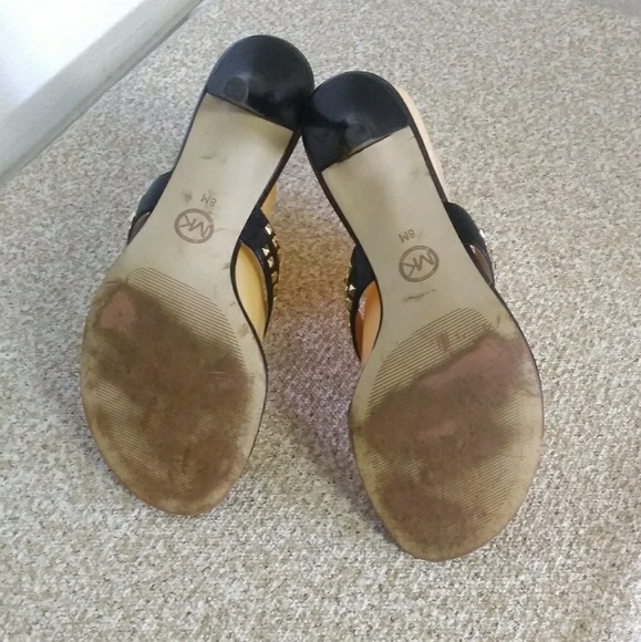 Michael Michael Kors Studded Leather Sandals. - Picture 7 of 8